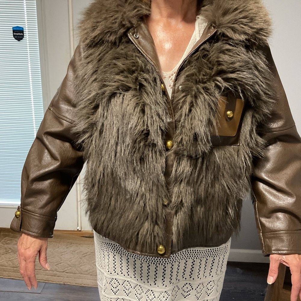 NWOT Faux Fur Faux Leather Jacket Fox Fur Collar Leather Fur Plush Women’s Coat